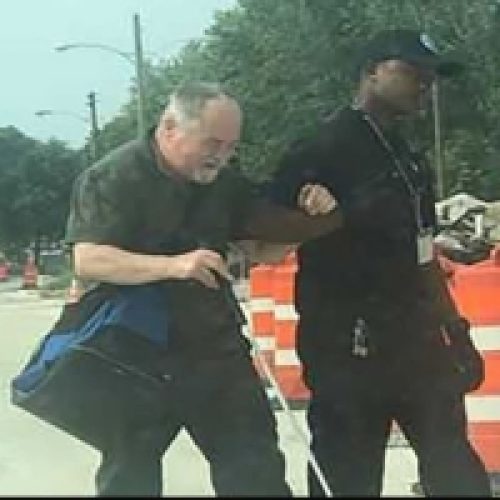 A COMPASSIONATE CROSSING: WHEN A BUS DRIVER WENT THE EXTRA MILE