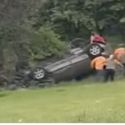 HEROIC BYSTANDERS UNITE TO RESCUE TRAPPED DRIVER IN TENNESSEE