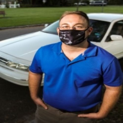 FLORIDA MAN DONATES CAR TO A TEACHER IN NEED