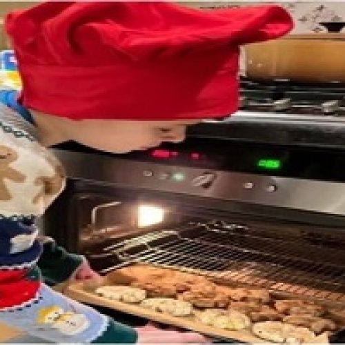 BOY BAKES DOZENS OF CHRISTMAS PIES TO REPLACE MICHELIN-STAR CHEF’S STOLEN DISPATCH