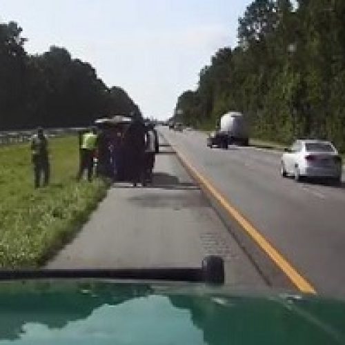 SHAQ PULLS OVER TO HELP A WOMAN AFTER HER CAR CRASHED