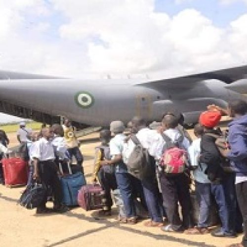 NIGERIA AIR FORCE AIRLIFTS JOS STUDENTS HOME TO AVOID DANGERS ON THE ROAD   