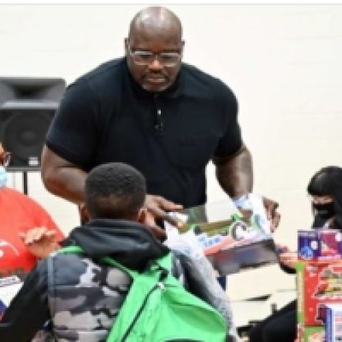 SHAQ BRINGS 2,000 NINTENDO SWITCHES AND PS5S TO UNDERPRIVILEGED KIDS ON CHRISTMAS