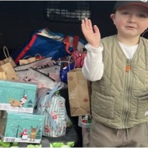 BOY WITH LEUKEMIA DELIVERS 400 CHRISTMAS GIFTS TO HOSPITALIZED KIDS