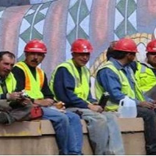 CONSTRUCTION WORKER GAVE OUT HIS TRUCK TO A FATHER HE HAD NEVER SEEN