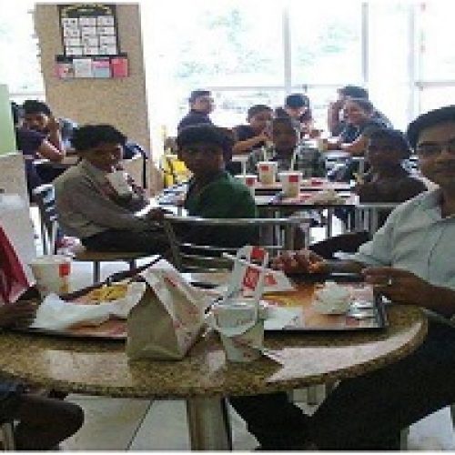 A MAN USED HIS FIRST SALARY, TREATS UNDERPRIVILEGED CHILDREN TO A MEAL
