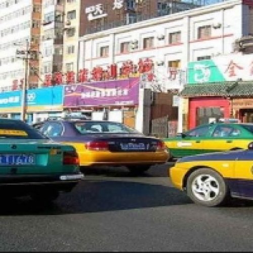 HONEST CABBIE RETURNS MASSIVE OVERPAYMENT TO GRATEFUL TOURIST