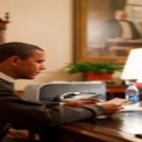 PRESIDENT OBAMA WROTE CHECKS TO STRUGGLING AMERICANS, SAYS NEW BOOK