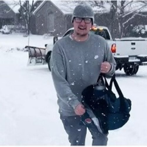 A PIZZA DELIVERY DRIVER’S DEDICATION INSPIRED A COMMUNITY